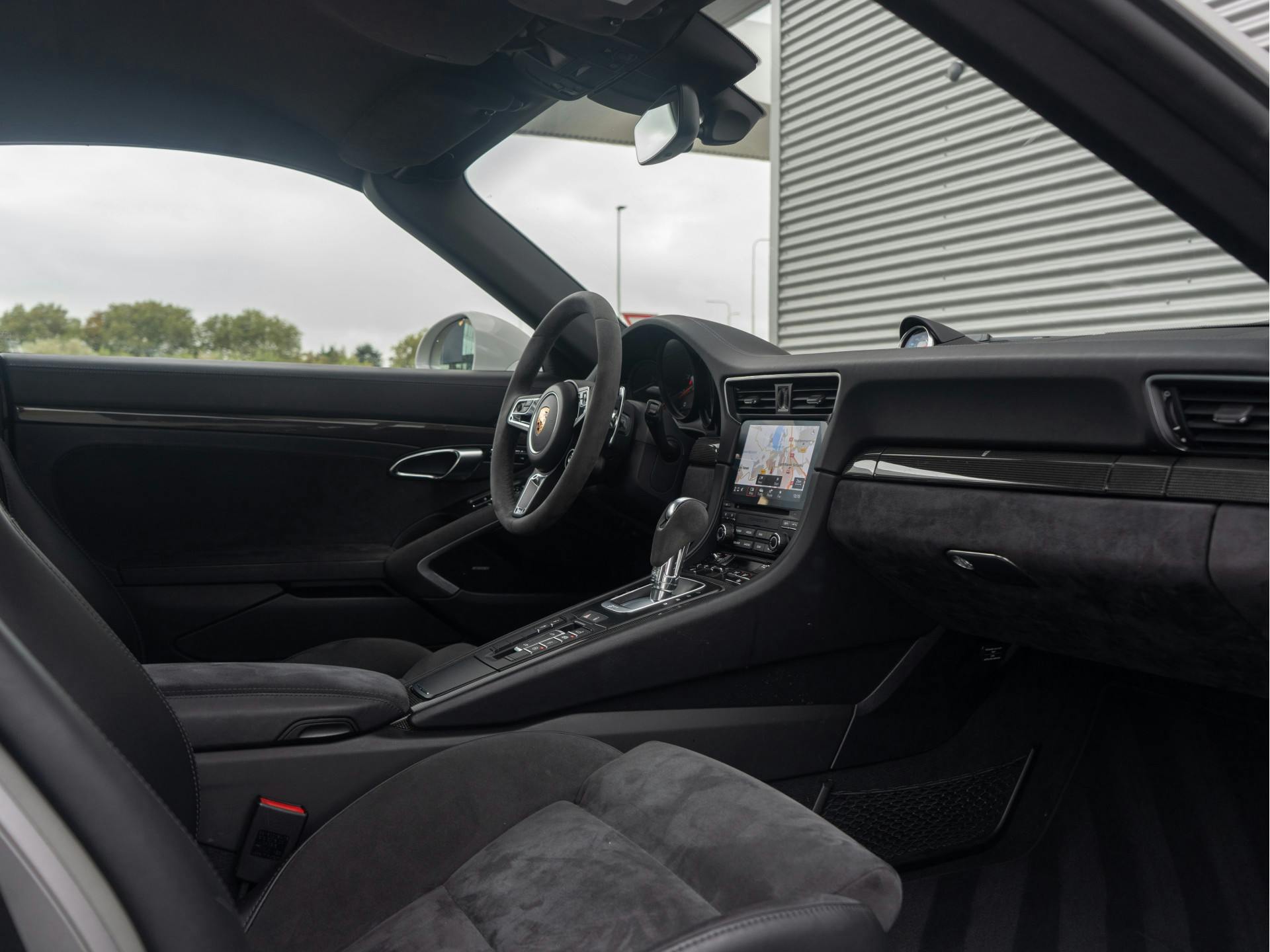 Porsche 911 3.0 Targa 4 GTS | Neuslift | BOSE | Sport-Design | Sport-Chrono