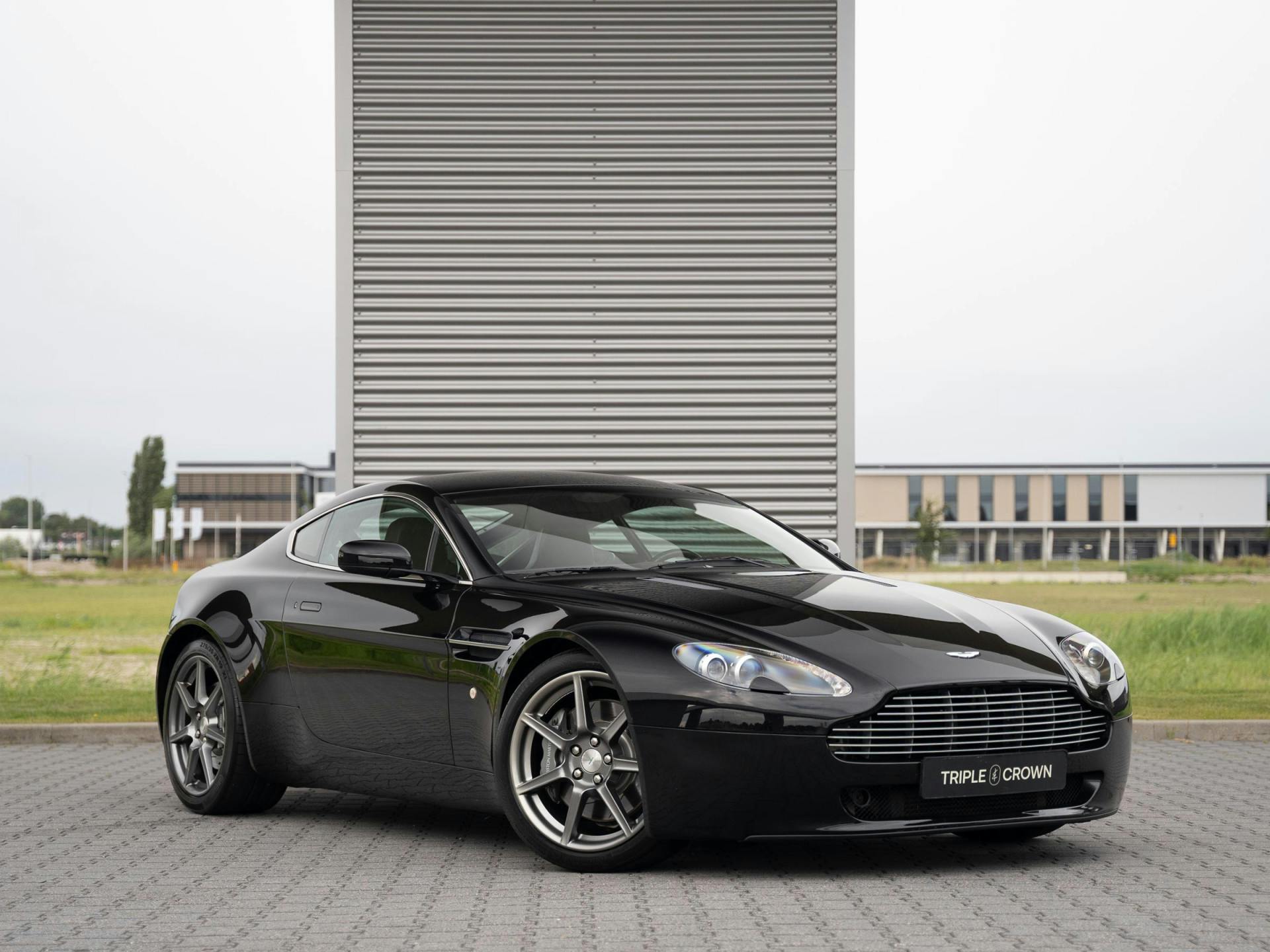 Aston Martin V8 Vantage 4.3 V8 | handgeschakeld | Sportstoelen